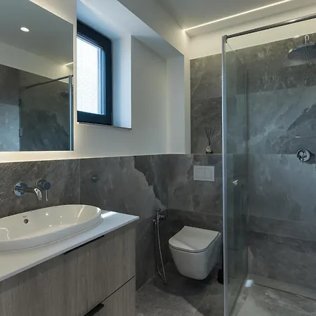 Met4l Apartment