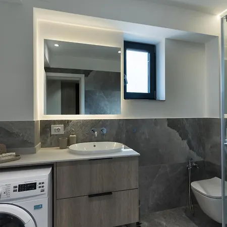 Met4l Apartment Constanta