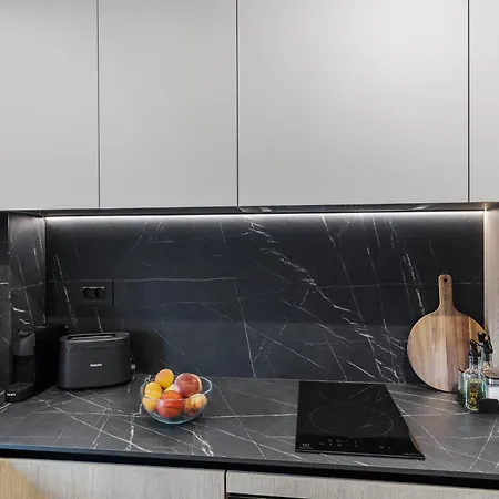 Met4l Apartment *