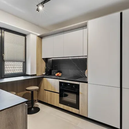 Met4l Apartment *