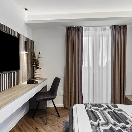 Met4l Apartment *
